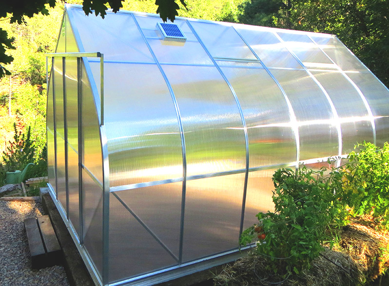 10 main advantages of polycarbonate greenhouses