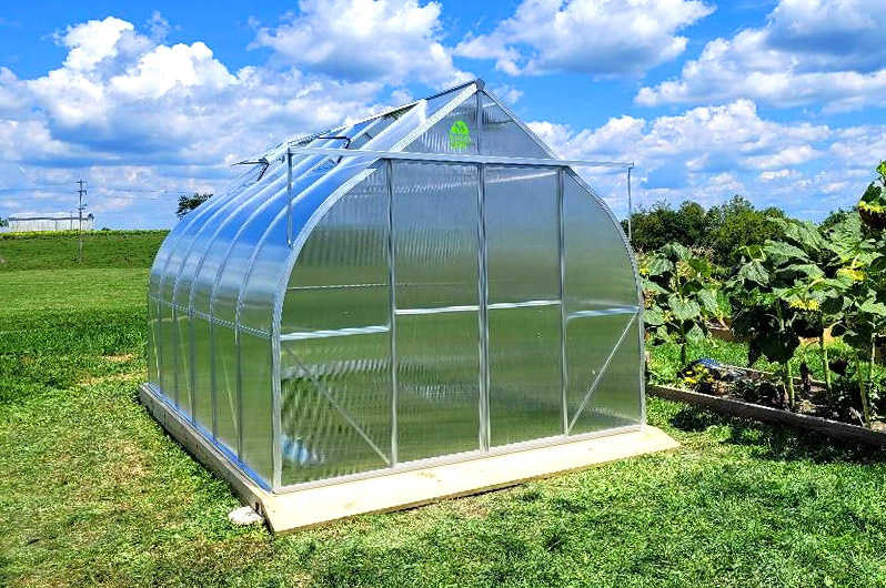 5 reasons why You should buy a greenhouse in the fall