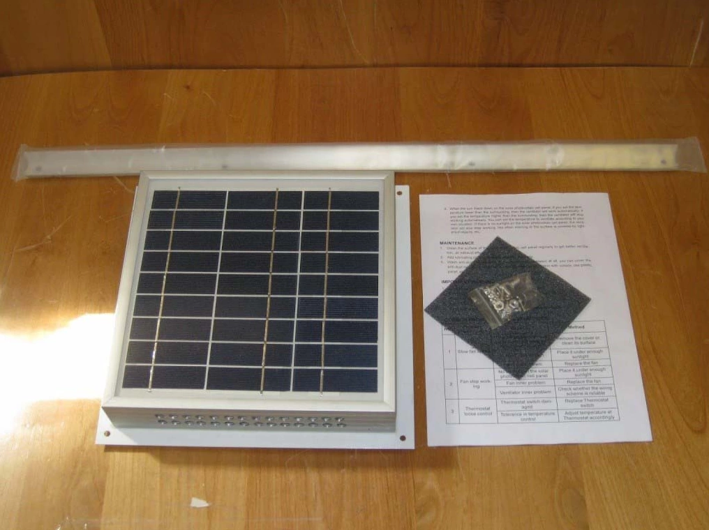 Solar Thermostatic Fan package contents