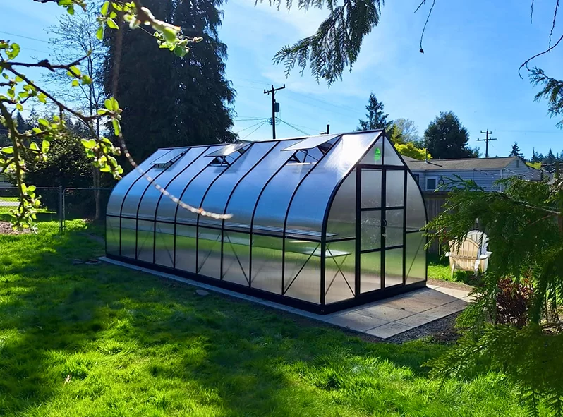 create ideal conditions for working in a greenhouse comfortable